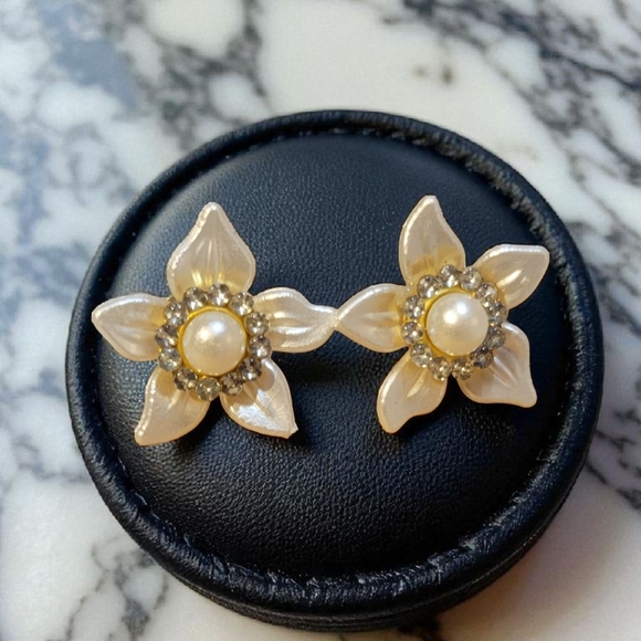 Hand Crafted Jewelry - Hand Crafted Cream Pearl & Crystal Floral Stud Earrings
